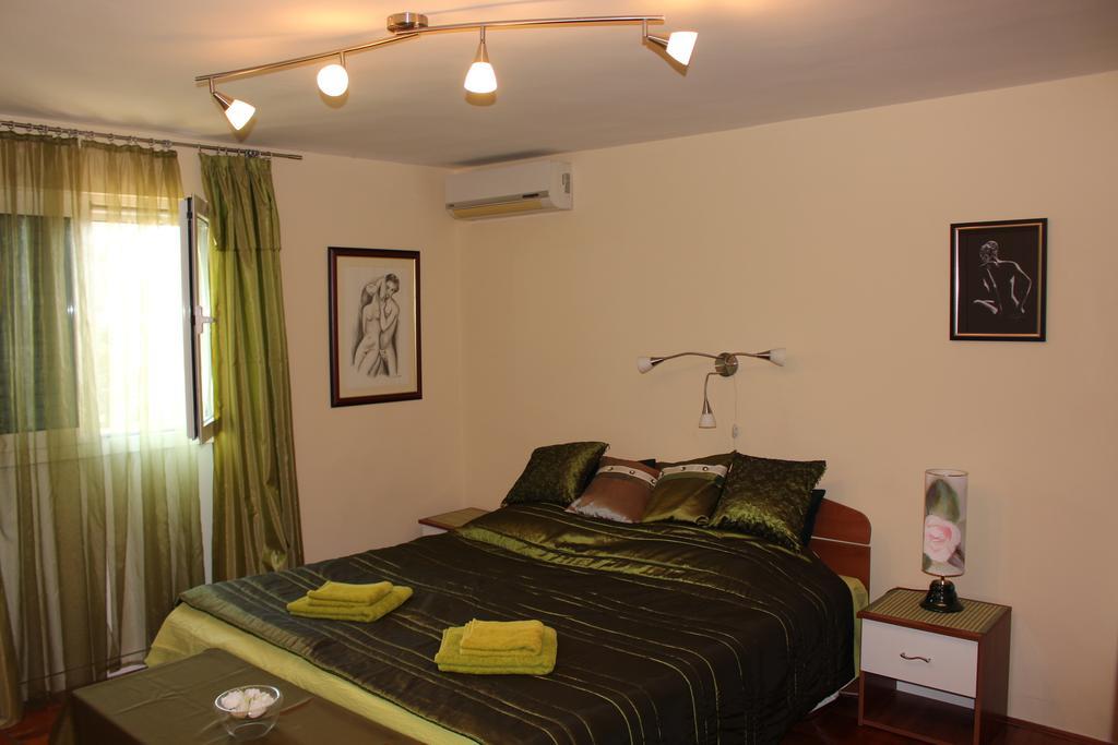 Apartments Palm House โรวีน ห้อง รูปภาพ
